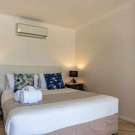 At The Sound Noosa Motel Noosaville Exterior photo