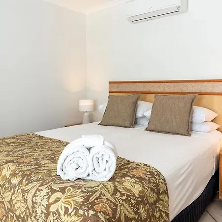 At The Sound Noosa Motel Noosaville Exterior photo