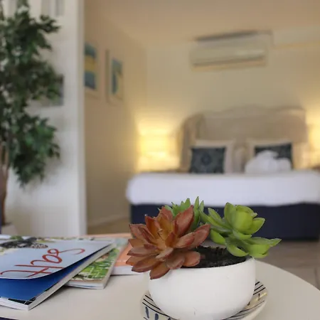 At The Sound Noosa Motel Noosaville Exterior photo