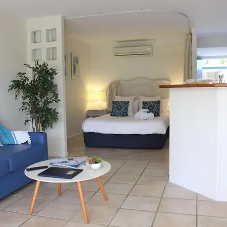 At The Sound Noosa Motel Noosaville Exterior photo